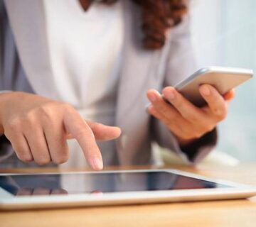 P111hotograph: Post1