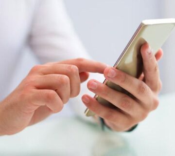 P111hotograph: Post6